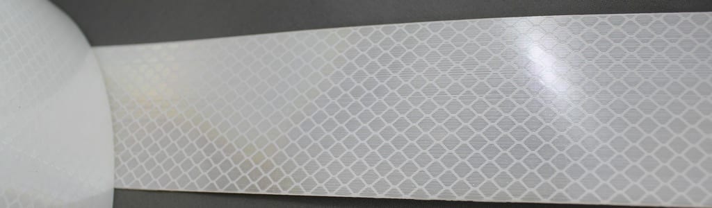 3M White (4090) Diamond Grade Class 1 Reflective Tape - Image 2