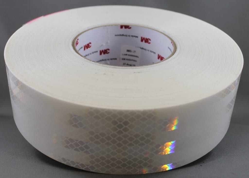 3M White (983-10) Diamond Grade Class 1 Reflective Tape - Image 5