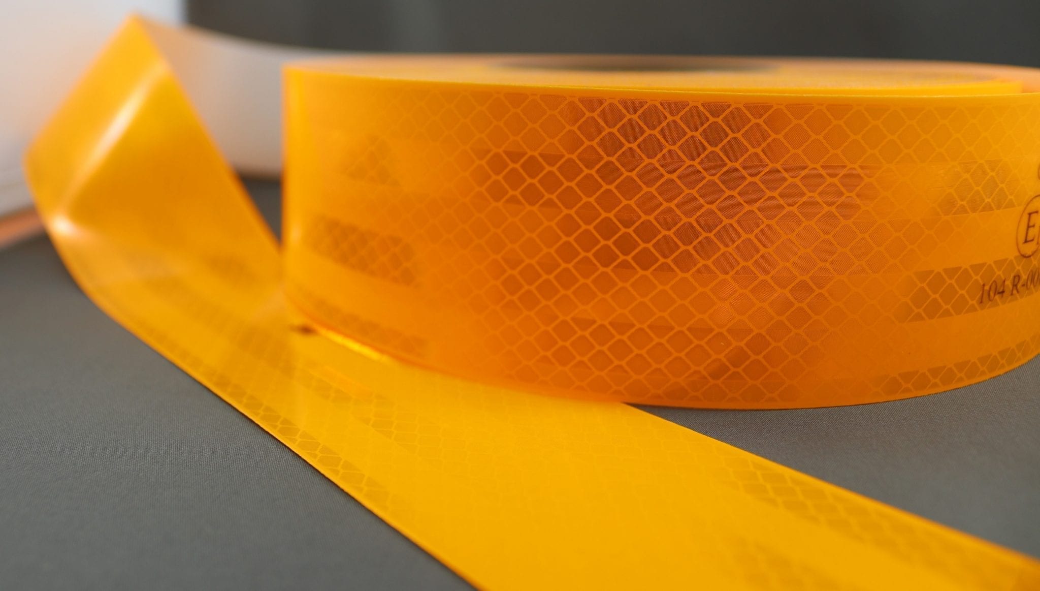 3M Fluoro Yellow (983-21) Diamond Grade Class 1 Reflective Tape - Image 5