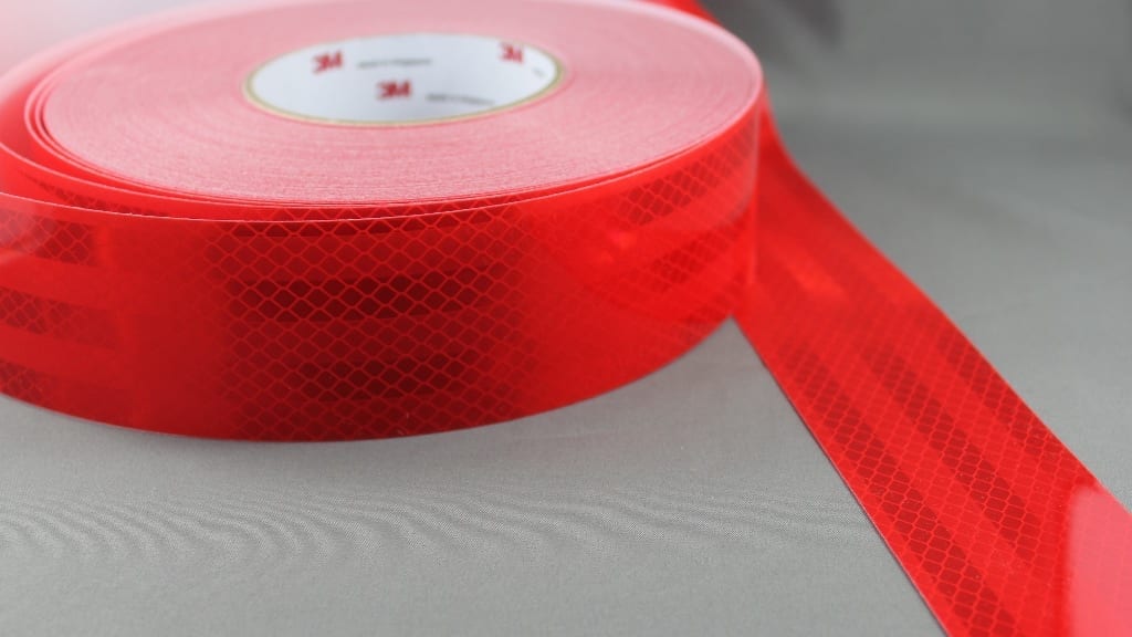 3M Red (983-72) Diamond Grade Class 1 Reflective Tape - Image 3