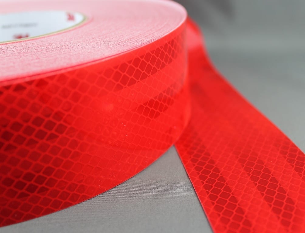 3M Red (983-72) Diamond Grade Class 1 Reflective Tape - Image 2