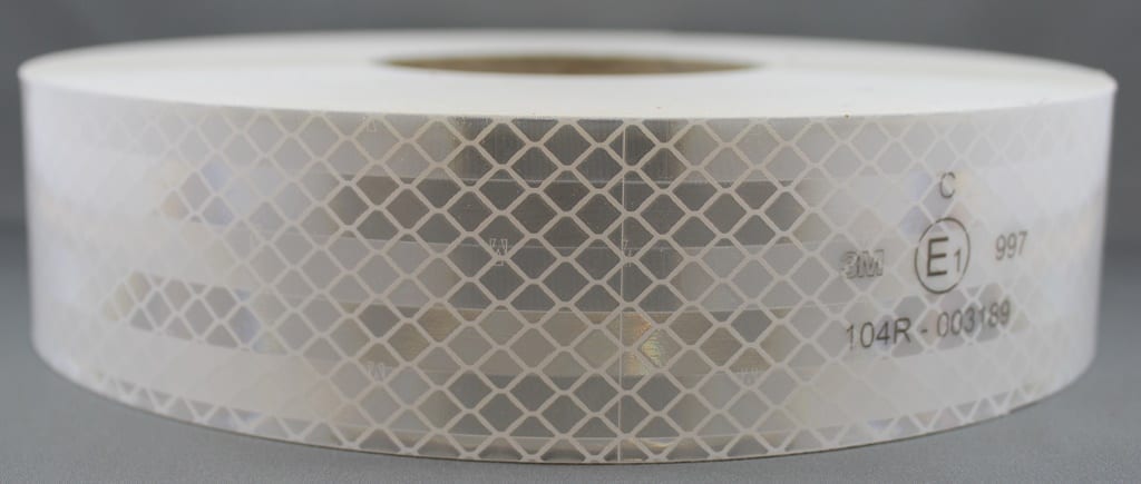 3M White (997-10) Diamond Grade Class 1 Flexible Reflective Tape - Image 6