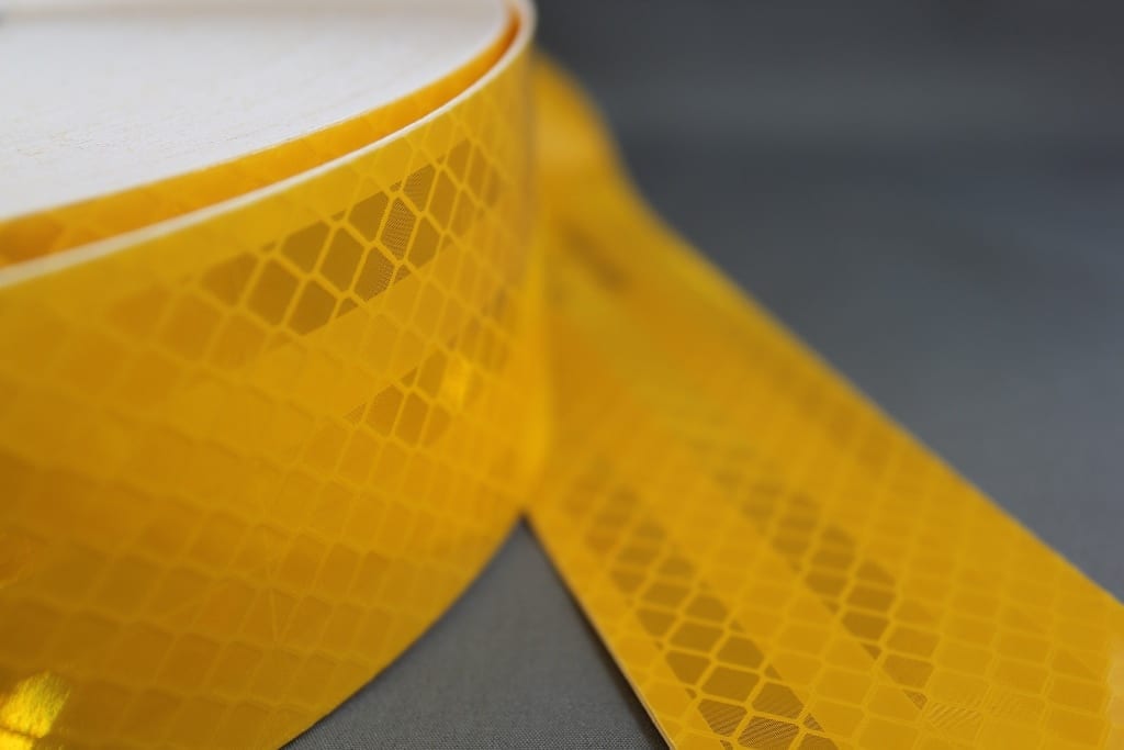 3M Yellow (997-71) Diamond Grade Class 1 Flexible Reflective Tape - Image 3