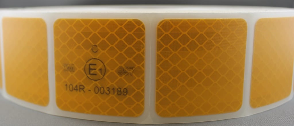 3M Yellow (997-71S) Diamond Grade Class 1 Flexible Reflective Tape Segmented - Image 2