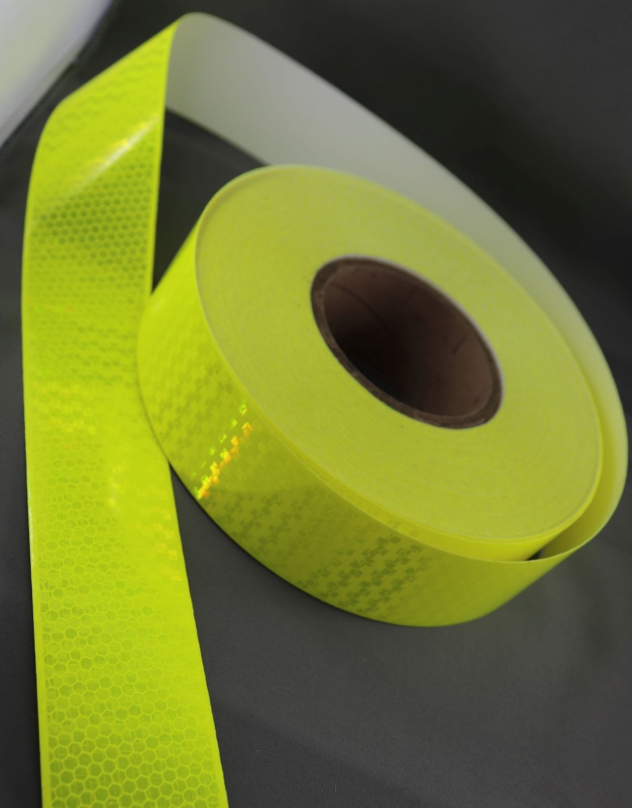 Avery Fluoro Yellow Green (T-11513) OmniCube Class 1 Reflective Tape - Image 4
