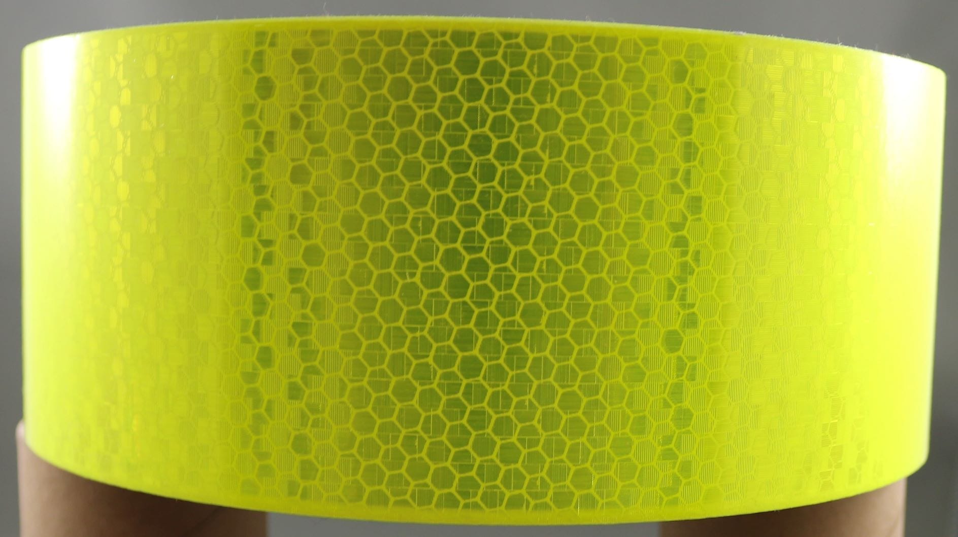 Avery Fluoro Yellow Green (T-11513) OmniCube Class 1 Reflective Tape - Image 5