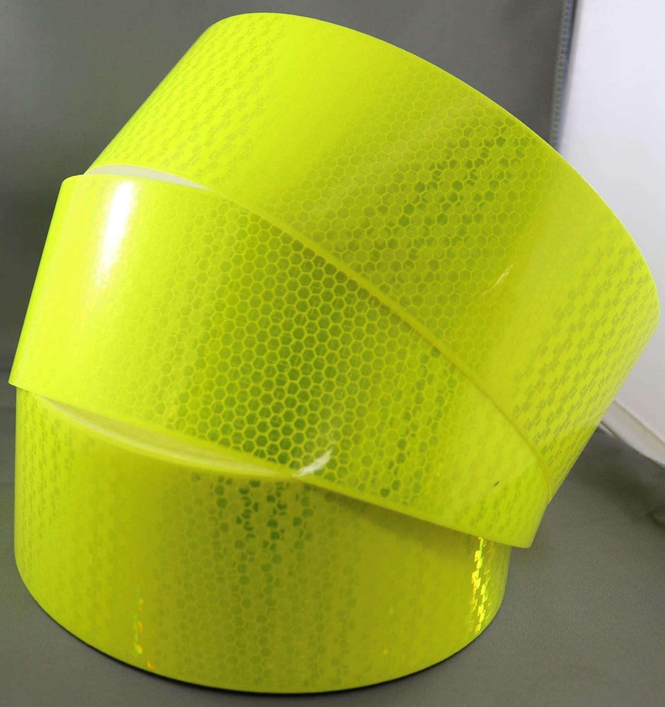 Avery Fluoro Yellow Green (T-11513) OmniCube Class 1 Reflective Tape - Image 6